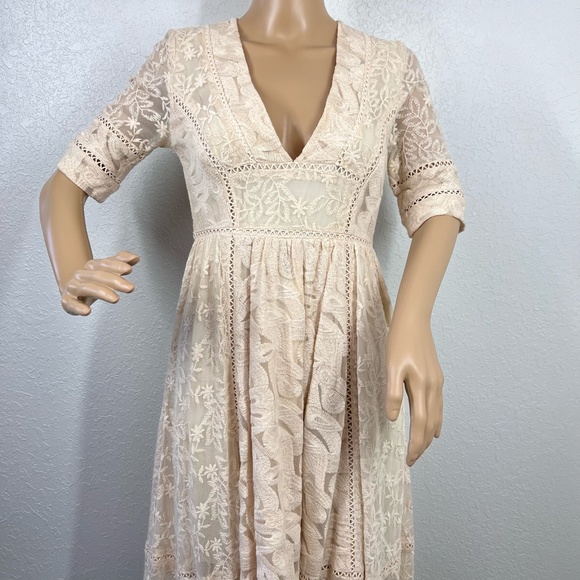 Free People Lace, lined, champagne, Empire waisted sz. 2 dress - Picture 10 of 14